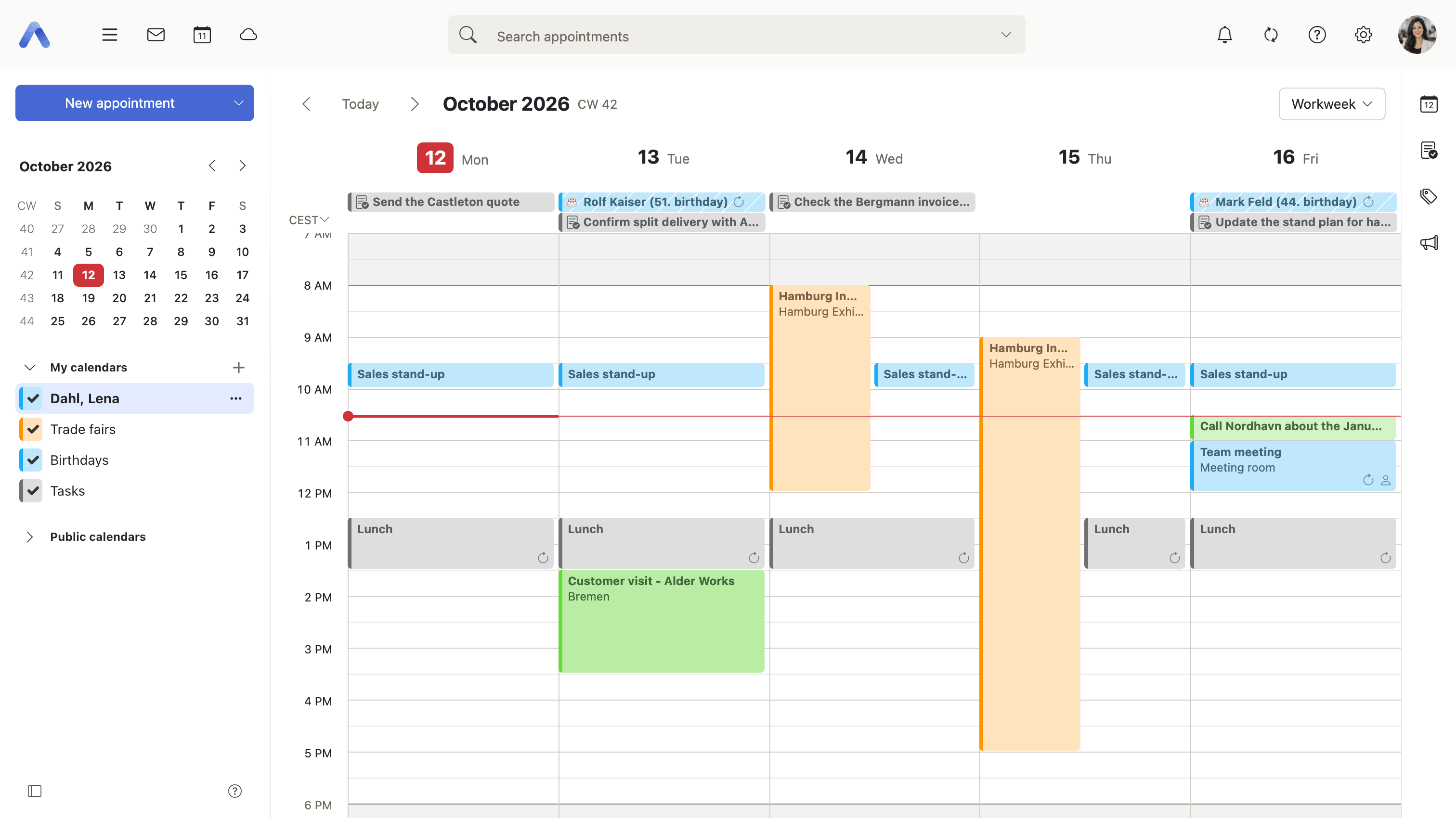 A workweek in the calendar, with four tasks in the all-day row above the appointments and the Tasks calendar they come from ticked in the folder list